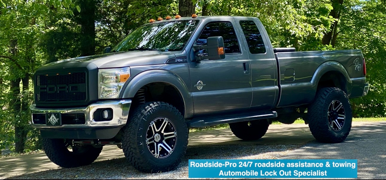Roadside-Pro 24/7 roadside assistance & towing providing car lock out service