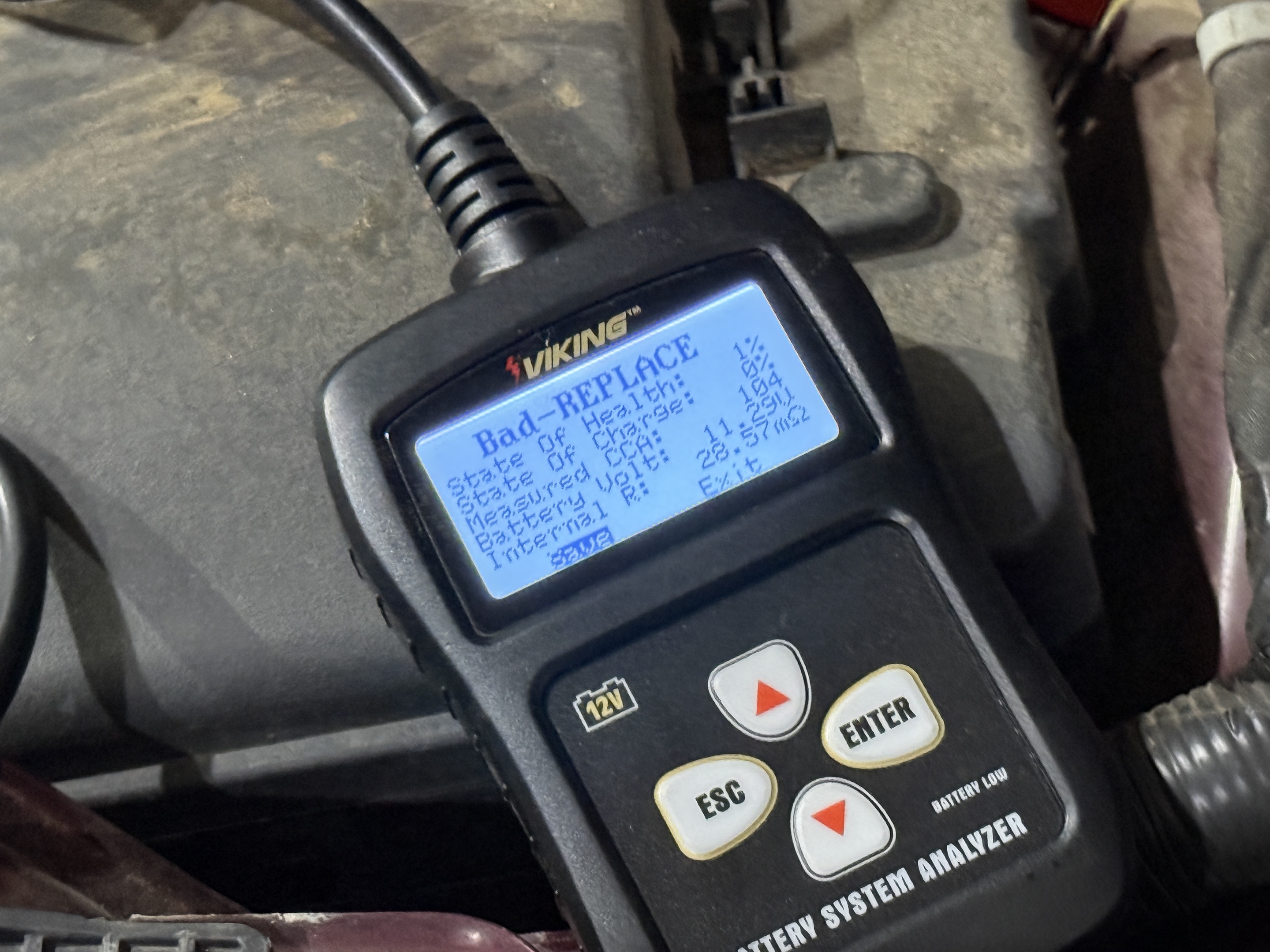 Roadside-Pro 24/7 roadside assistance performing test on the battery