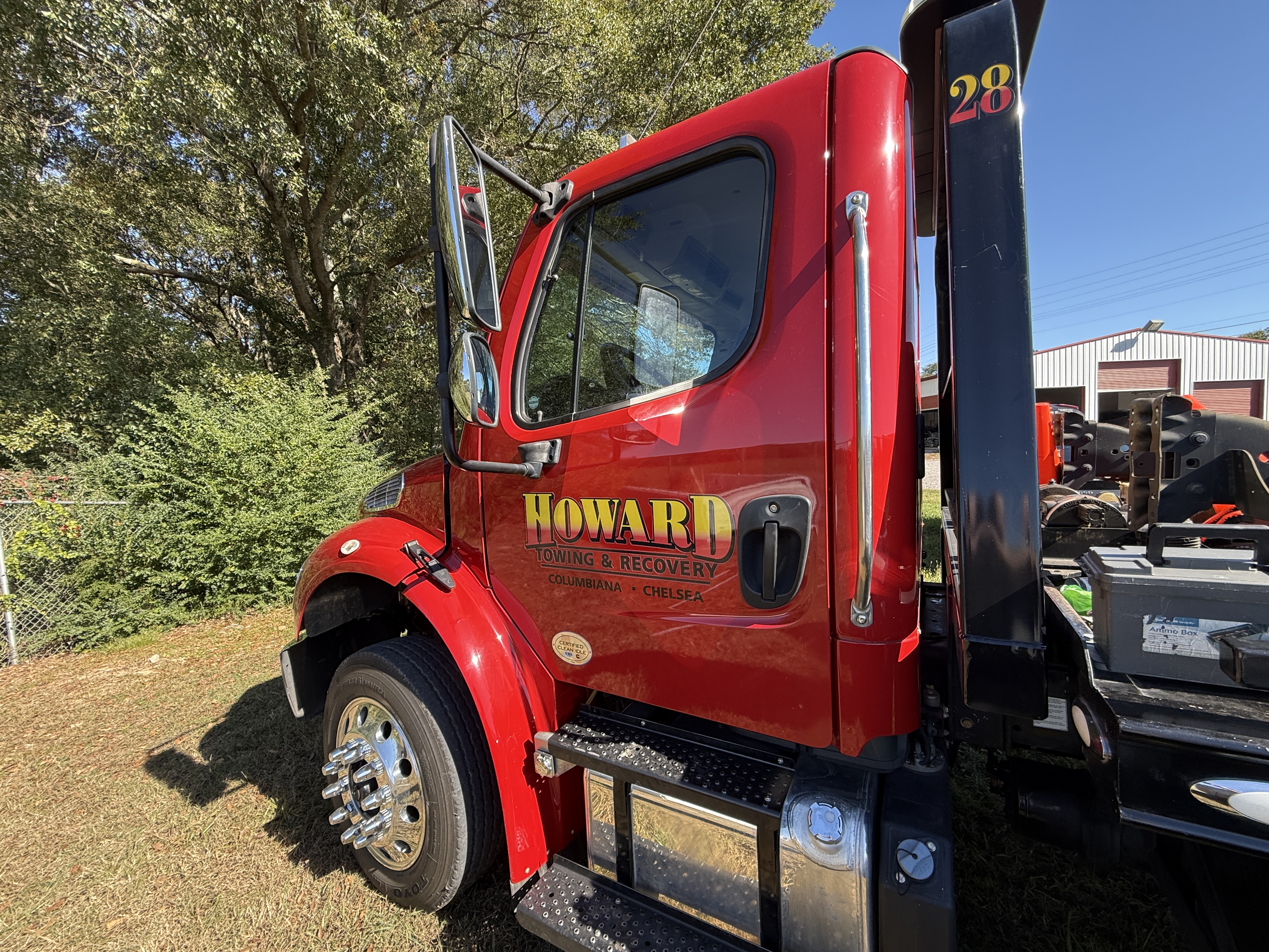 Roadside-Pro Performing Semi-Truck lockout In Holly Pond, Al.
