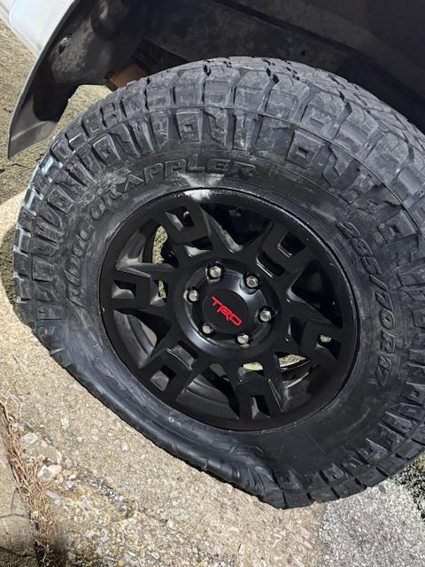 Flat tire change by Roadside-Pro