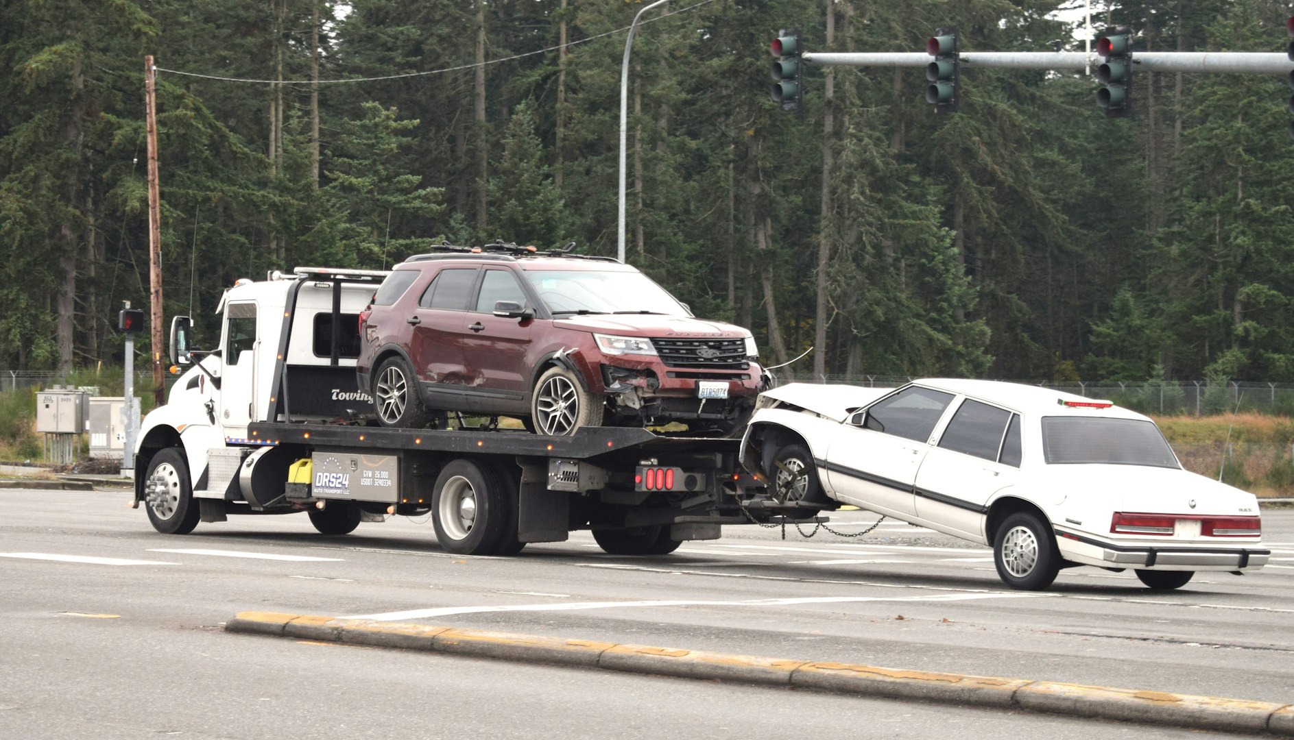Roadside-Pro 24/7 roadside assistance tow truck